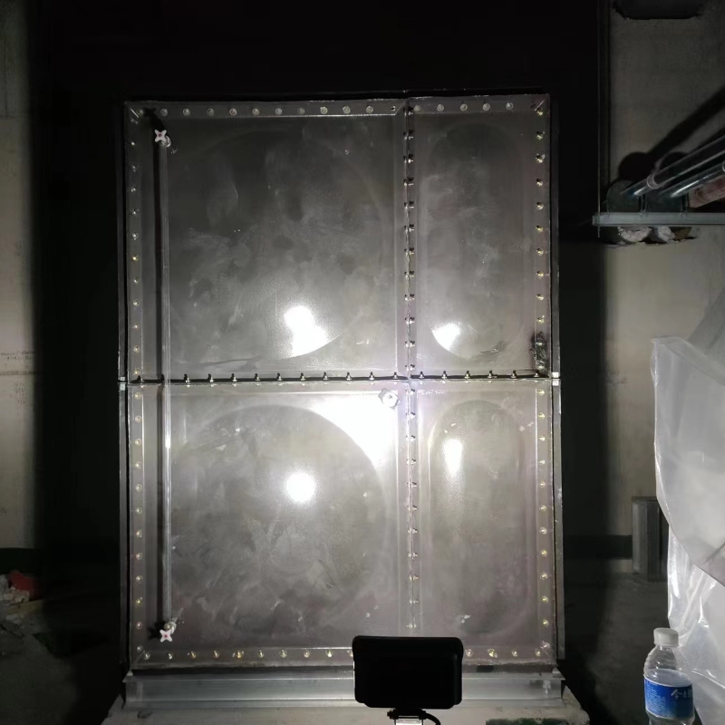 北京中國建（jiàn）築三局項目工程項目（mù）搪瓷鋼板水箱安裝完畢