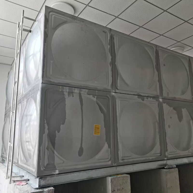 濟（jì）南不鏽鋼水箱安裝完成